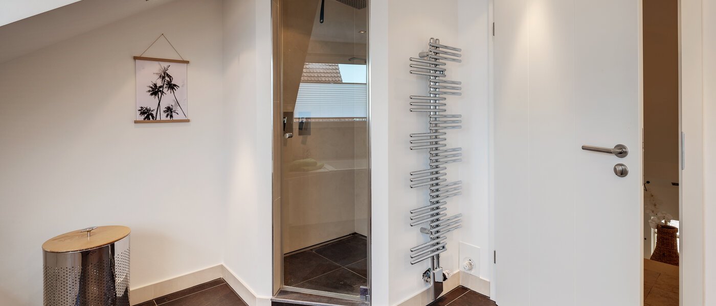 アティック・フラット（屋根裏） München Lerchenau 03 浴室 11948