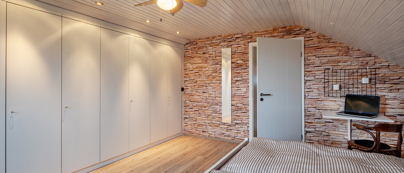 アティック・フラット（屋根裏） München Lerchenau 04 寝室 11948