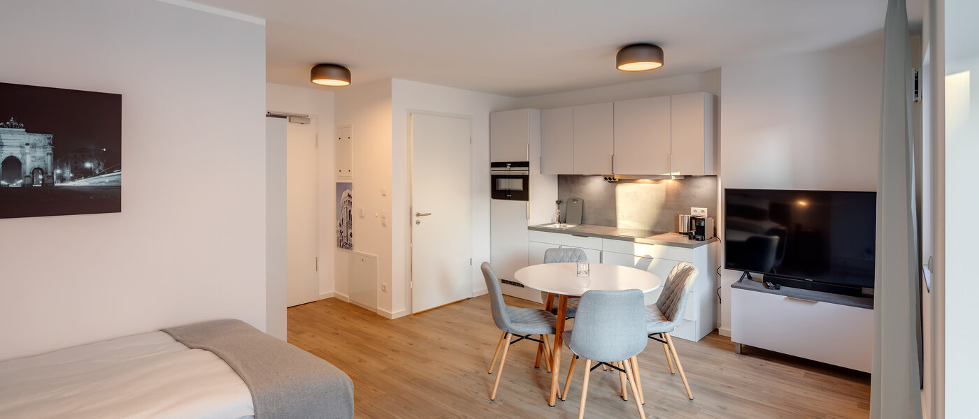 アパルトマン München Milbertshofen 04 リビングエリア 11972