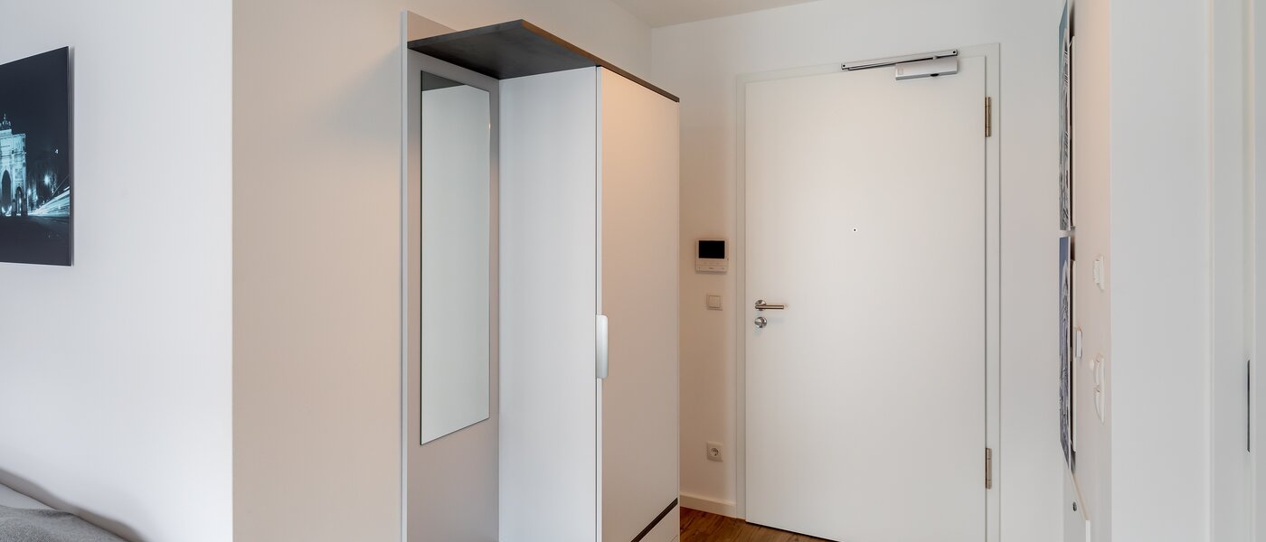 アパルトマン München Milbertshofen 01 玄関入り口 11976