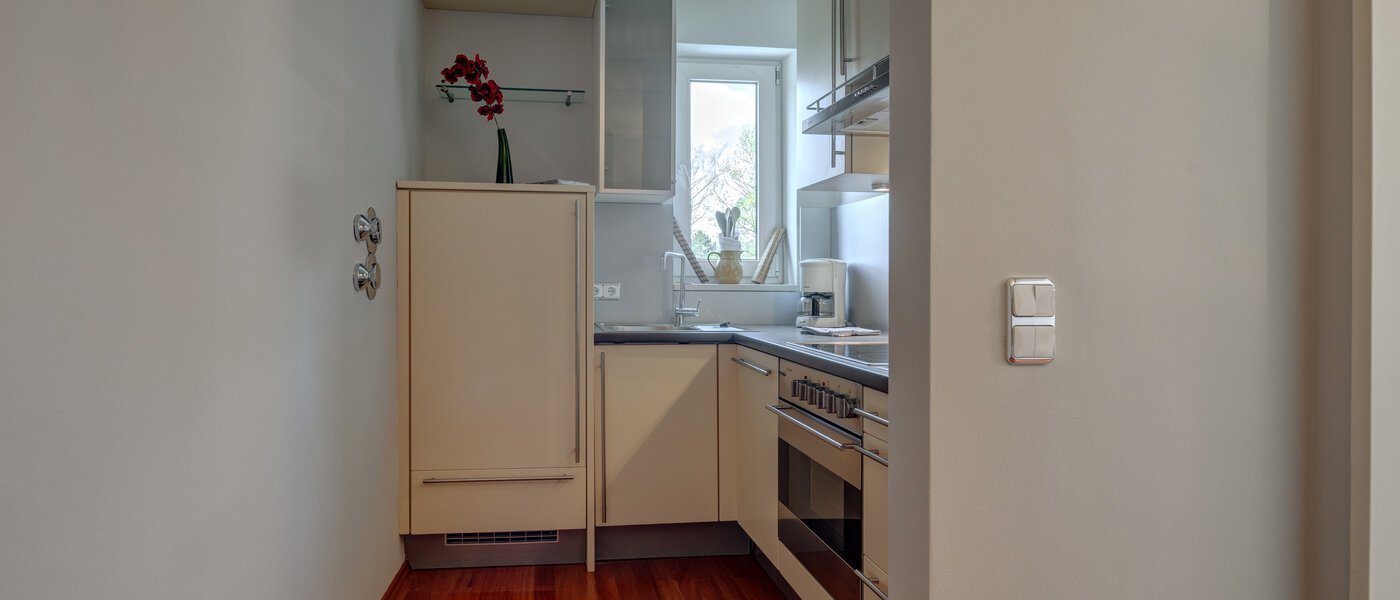 アティック・フラット（屋根裏） München Oberföhring 01 キッチン 1205