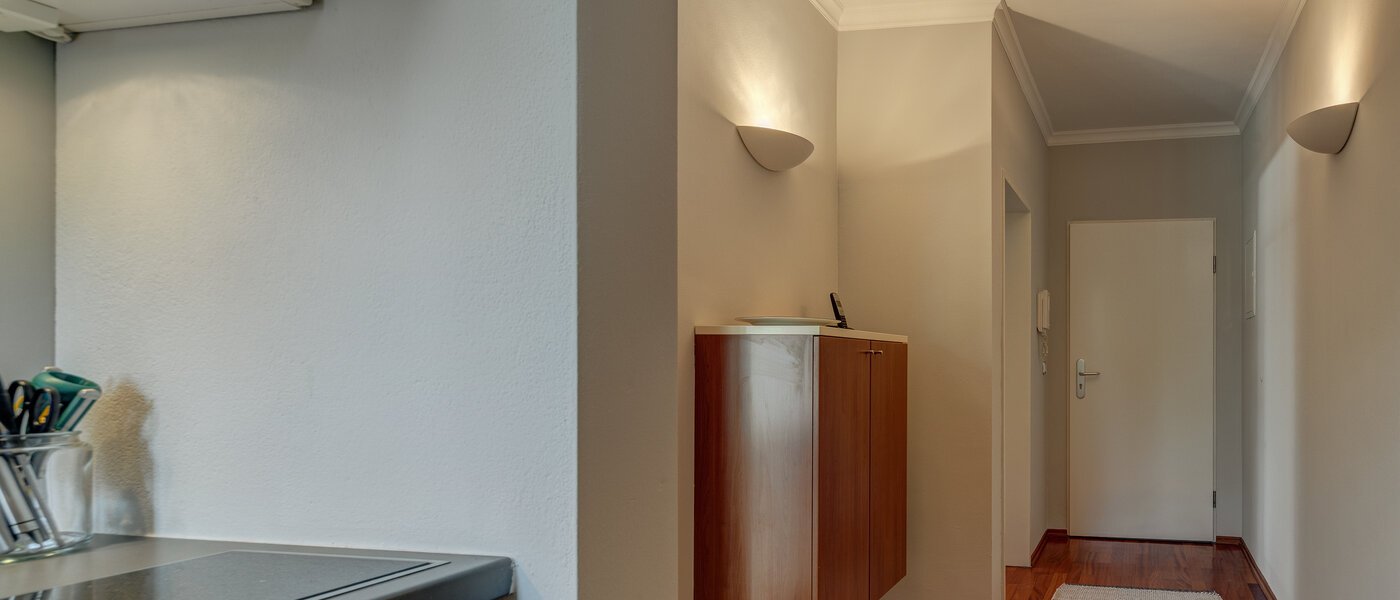 アティック・フラット（屋根裏） München Oberföhring 01 玄関入り口 1205