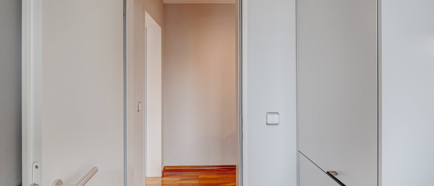 アティック・フラット（屋根裏） München Oberföhring 03 キッチン 1206