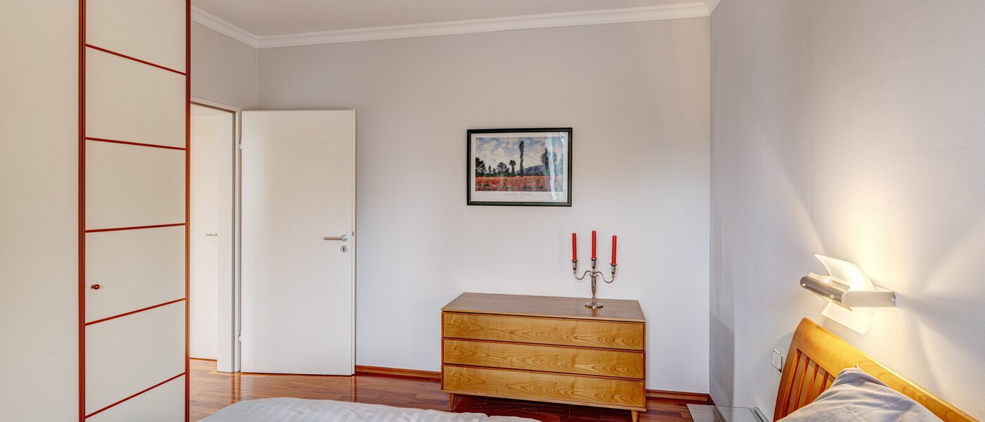 アティック・フラット（屋根裏） München Oberföhring 04 寝室 1206