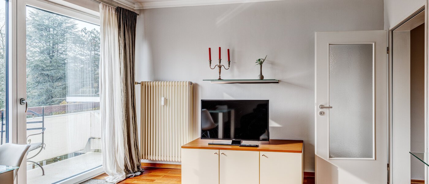 アティック・フラット（屋根裏） München Oberföhring 03 リビングエリア 1206