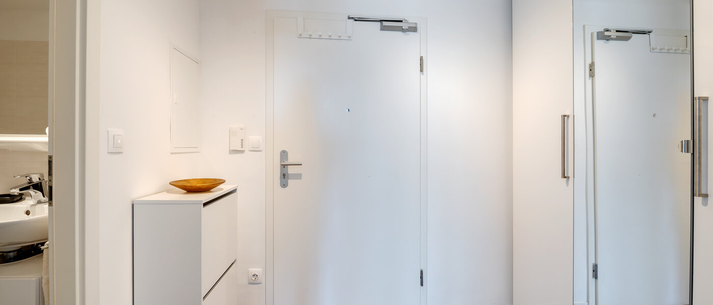 マンション Oberschleißheim 01 玄関入り口 12289