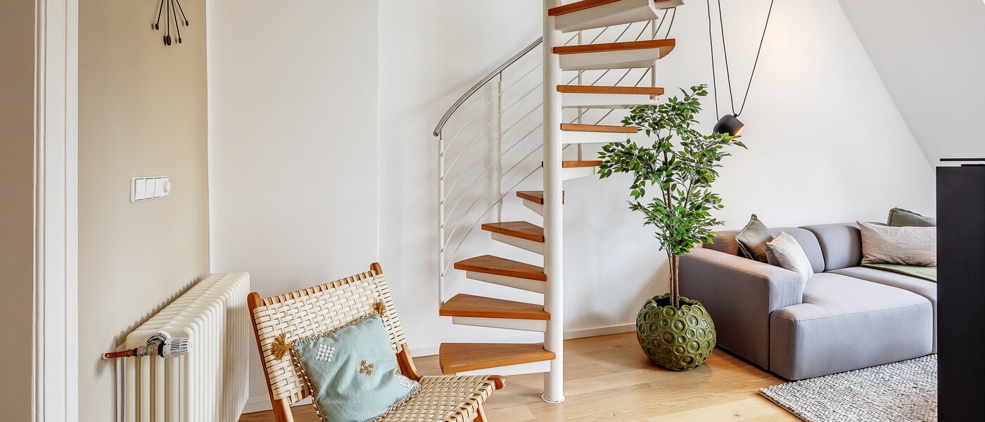 メゾネット・マンション（複数階にわたるマンション） München Maxvorstadt 04 リビングエリア 12304