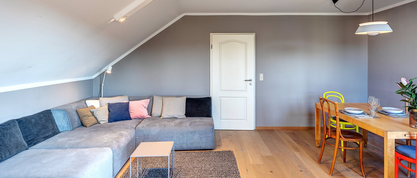 アティック・フラット（屋根裏） München Obergiesing 02 リビングエリア 12328