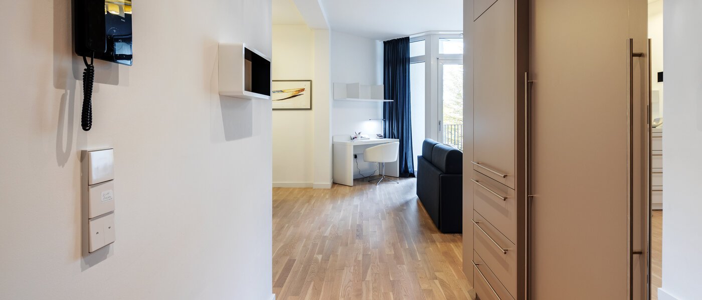 マンション München Bogenhausen 01 玄関入り口 12389