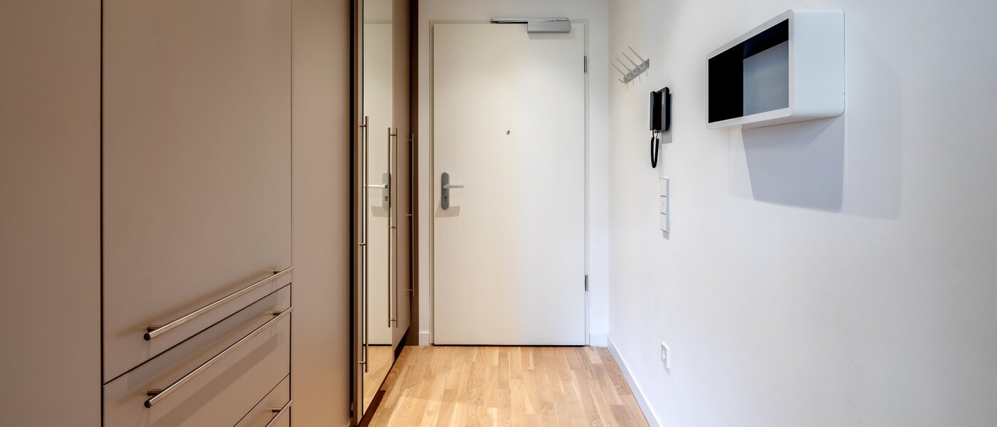 マンション München Bogenhausen 02 玄関入り口 12389