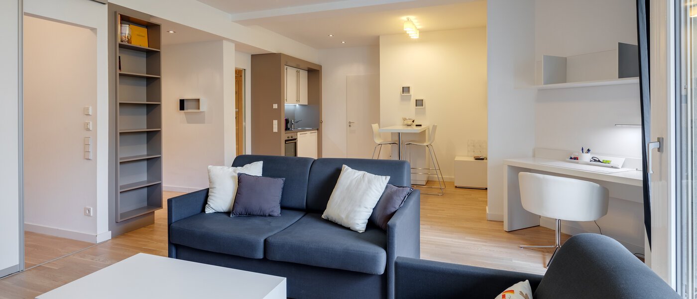 マンション München Bogenhausen 02 リビングエリア 12389