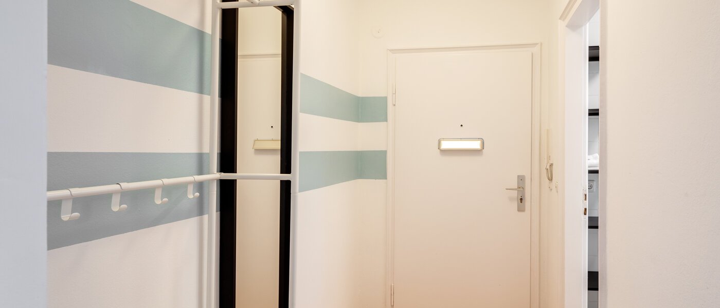 マンション München Neuhausen 01 玄関入り口 12413