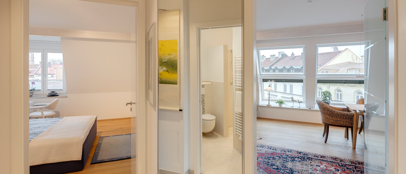 アティック・フラット（屋根裏） München Au 02 玄関入り口 12452