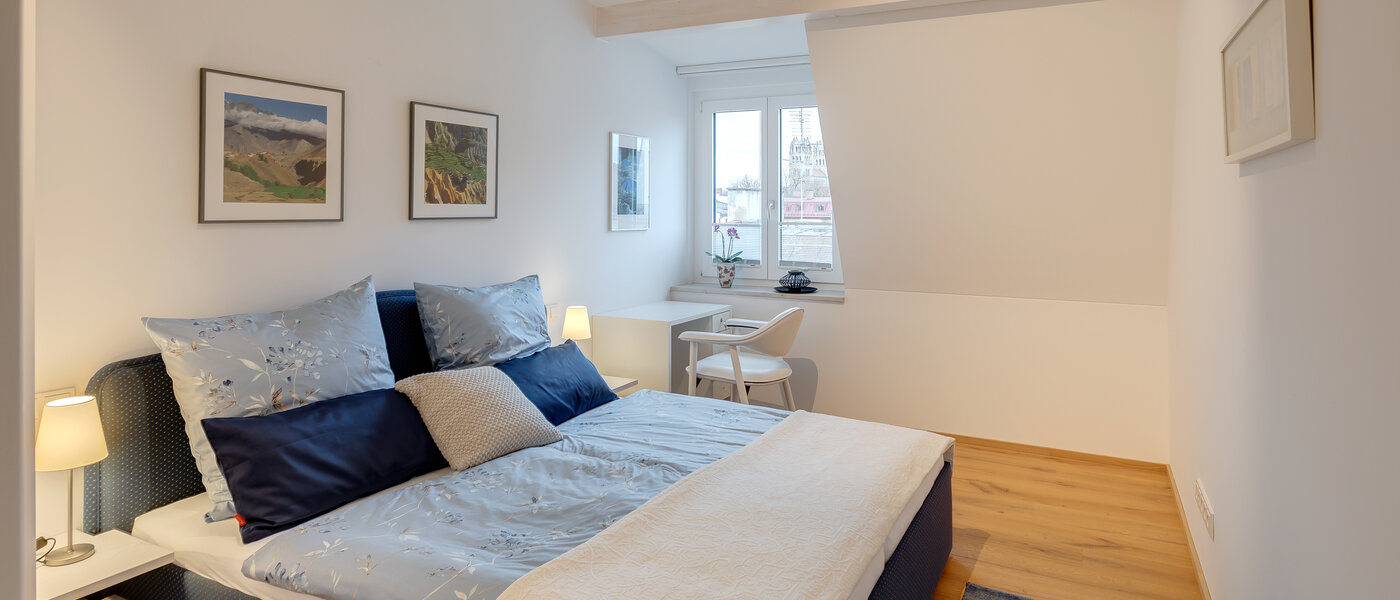 アティック・フラット（屋根裏） München Au 01 寝室 12452