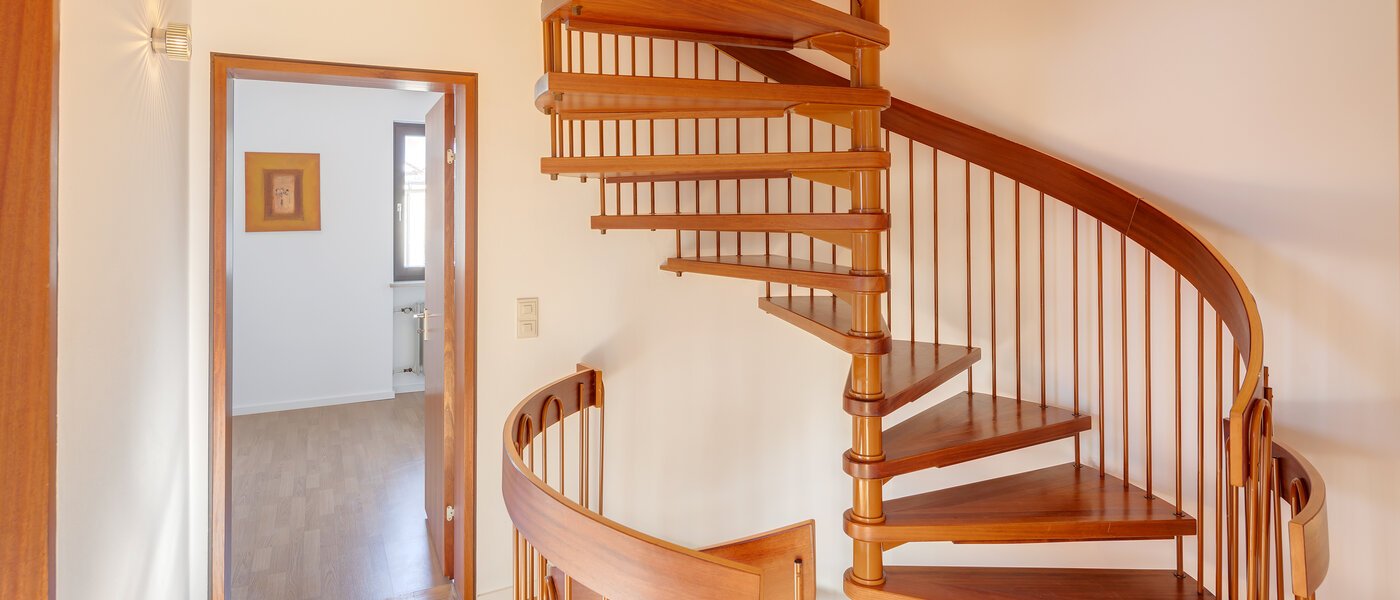 テラスハウス角住宅 München Obersendling 01 玄関入り口 12456