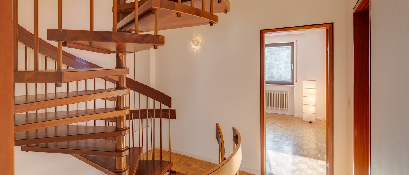 テラスハウス角住宅 München Obersendling 02 玄関入り口 12456