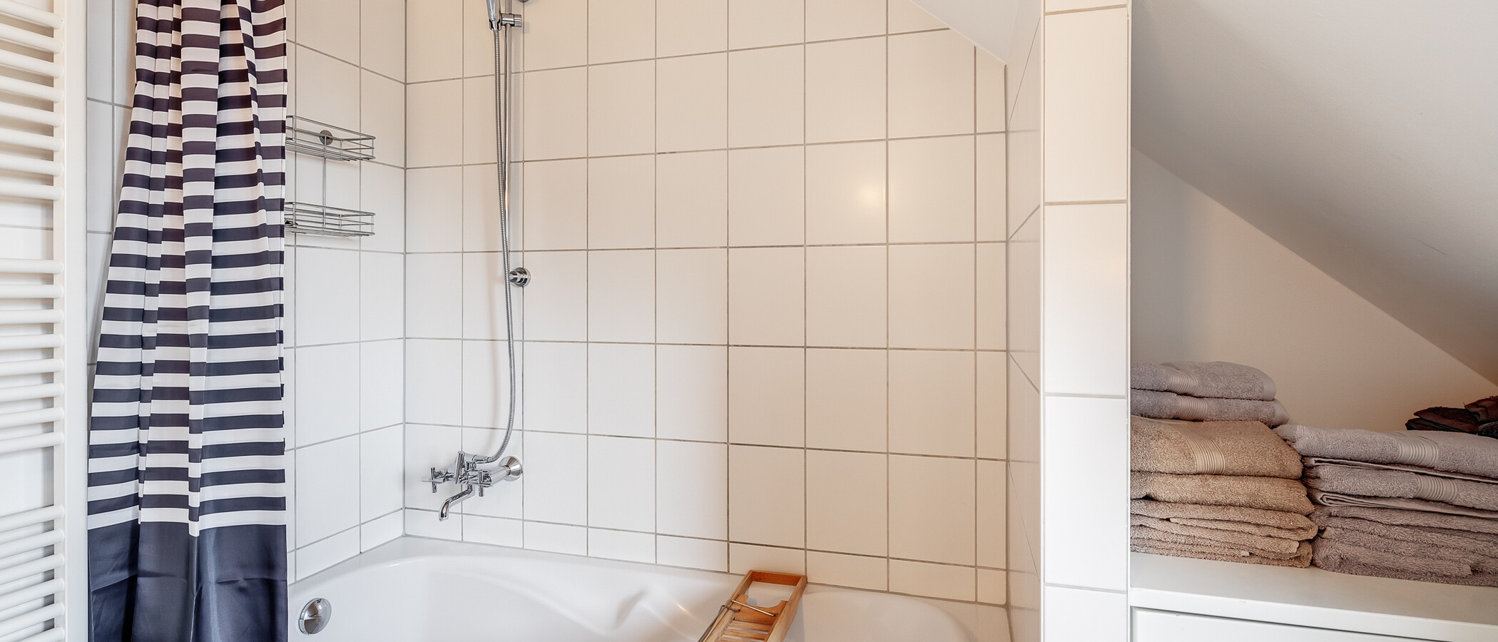 アティック・フラット（屋根裏） München Nymphenburg 03 浴室 12497