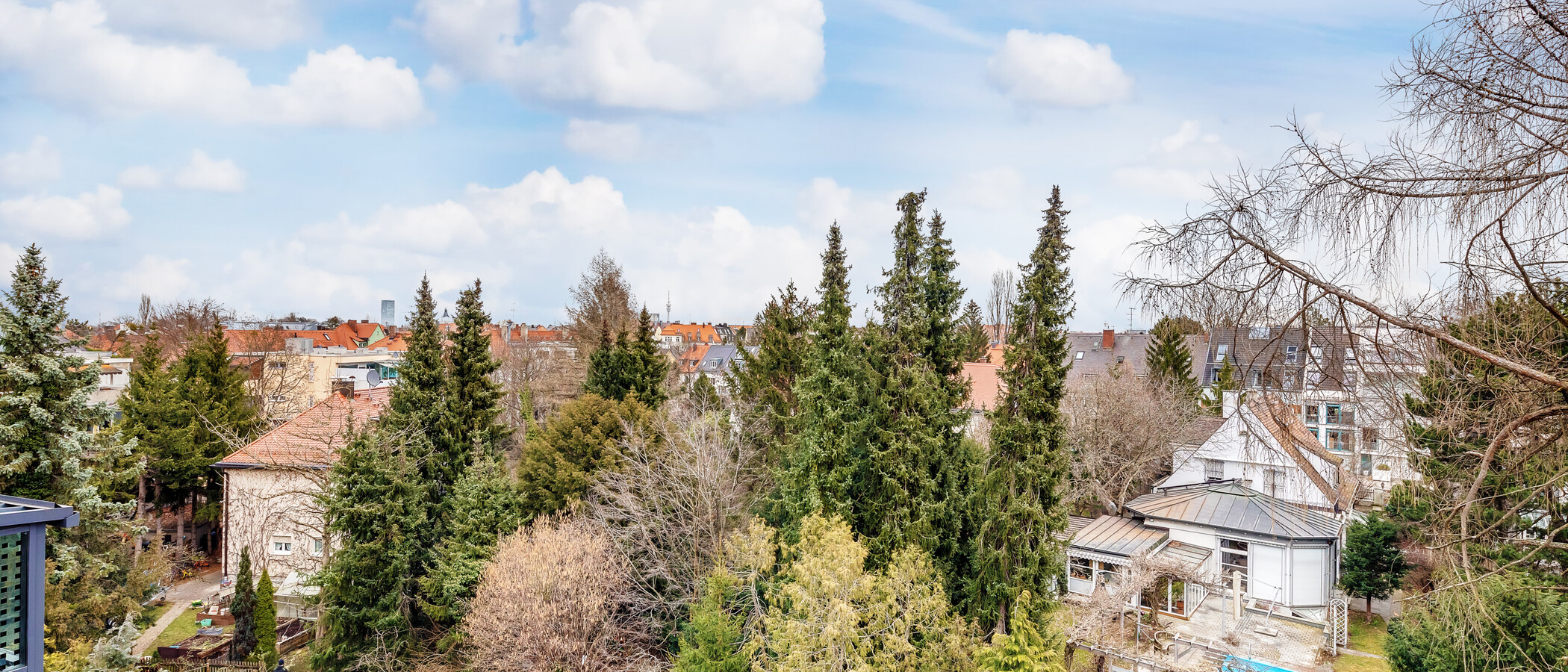 アティック・フラット（屋根裏） München Nymphenburg 02 物件からの眺め 12497