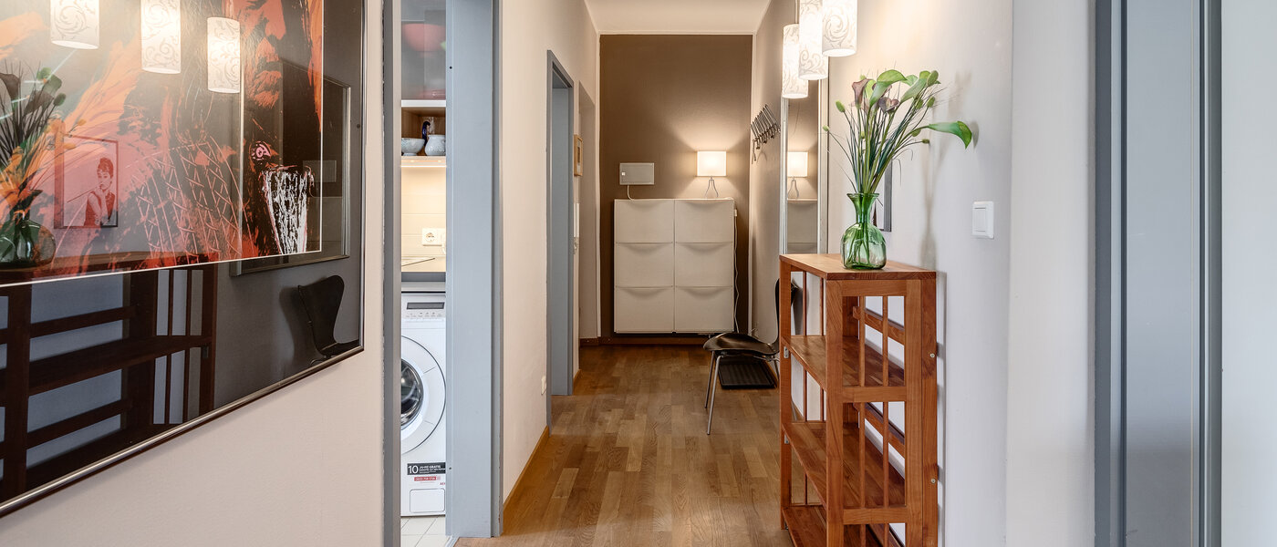 マンション München Untergiesing 02 玄関入り口 1250