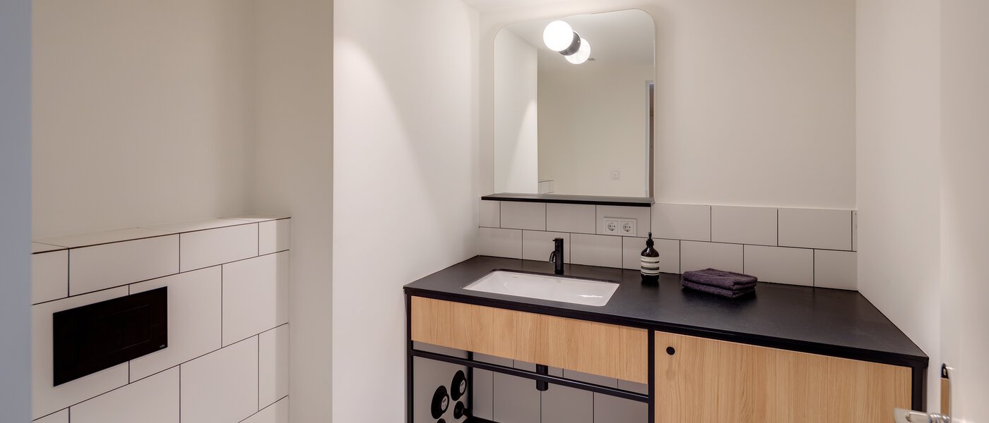 複層－回廊住宅 München Herzogpark 01 ゲスト用 WC 12522