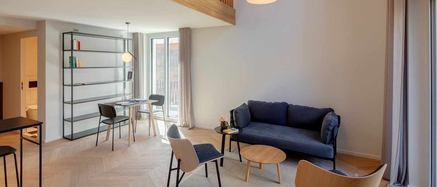 複層－回廊住宅 München Herzogpark 02 リビングエリア 12522