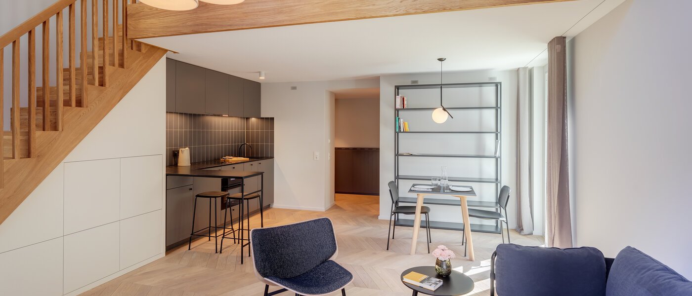 複層－回廊住宅 München Herzogpark 04 リビングエリア 12522