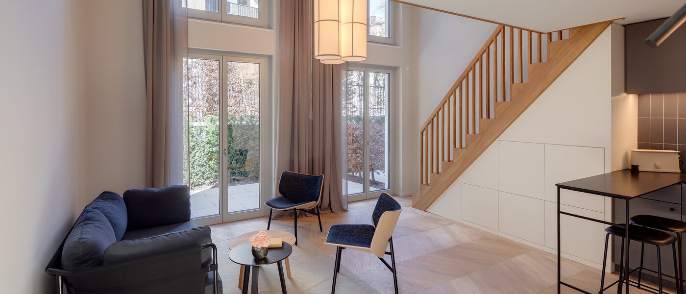 複層－回廊住宅 München Herzogpark 05 リビングエリア 12522