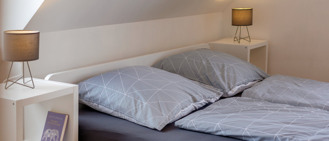 アティック・フラット（屋根裏） München Lerchenau 02 寝室 12556