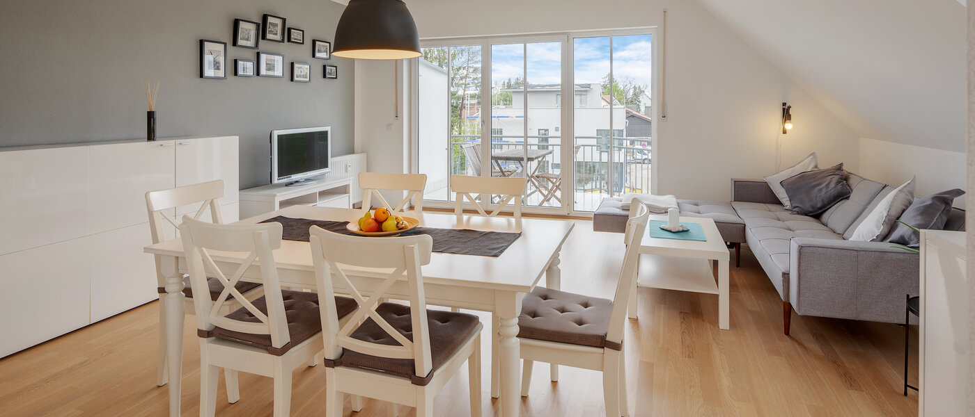 アティック・フラット（屋根裏） München Lerchenau 02 リビングエリア 12556