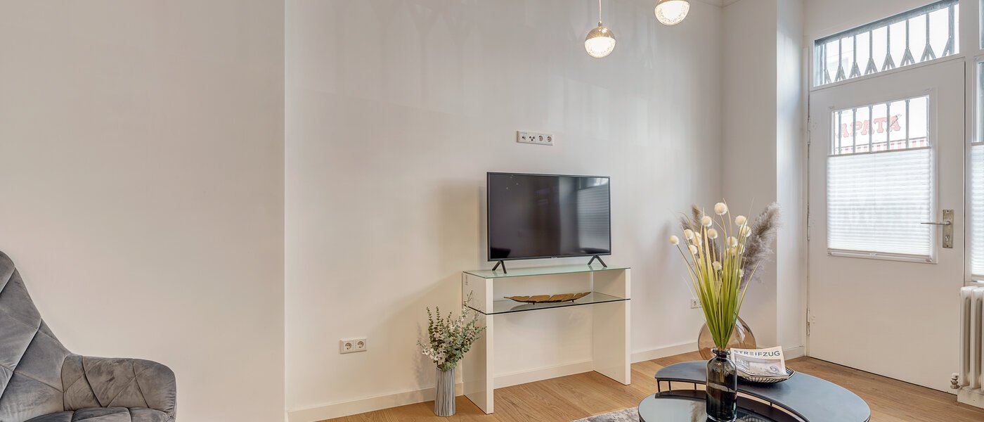 マンション München Neuhausen 03 リビングルーム 12582