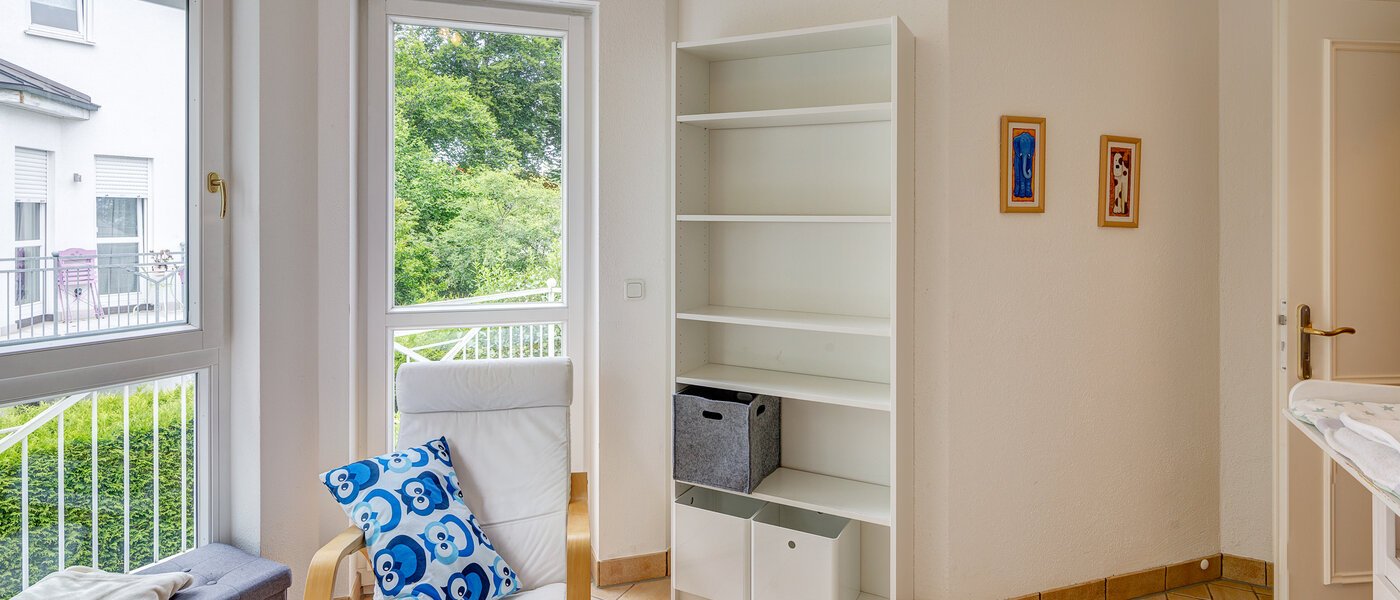 セミ・デタッチド・ハウス（一戸建てを二つに分けた家屋） Gauting 02 子供部屋 12610