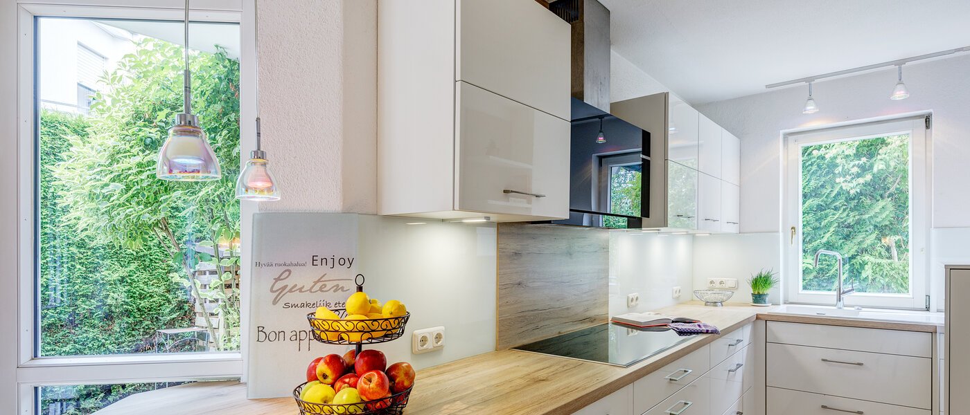 セミ・デタッチド・ハウス（一戸建てを二つに分けた家屋） Gauting 02 キッチン 12610