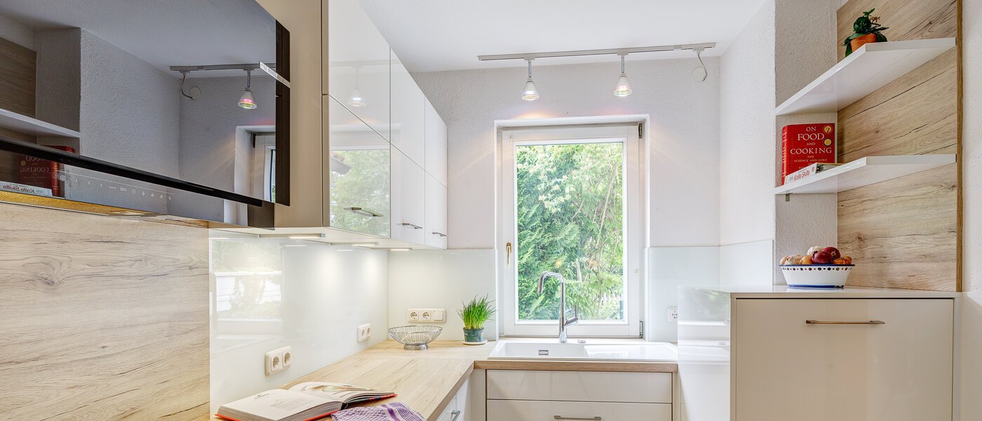 セミ・デタッチド・ハウス（一戸建てを二つに分けた家屋） Gauting 03 キッチン 12610