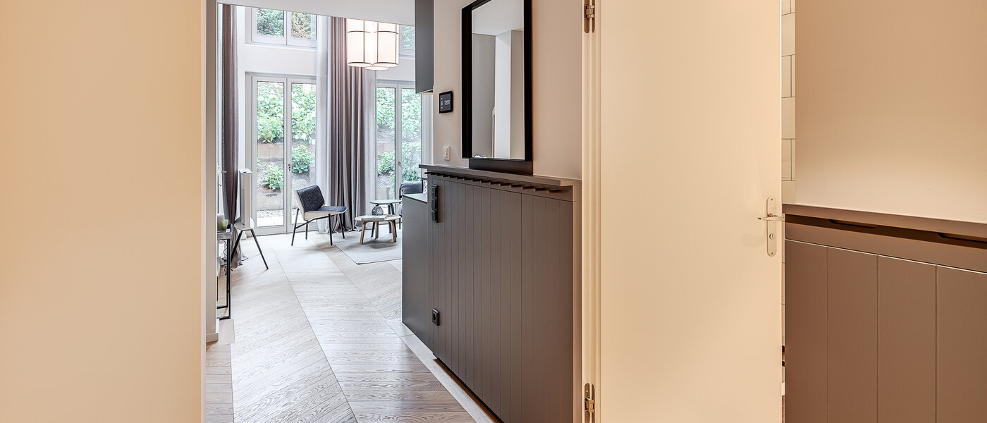 複層－回廊住宅 München Herzogpark 01 玄関入り口 12611