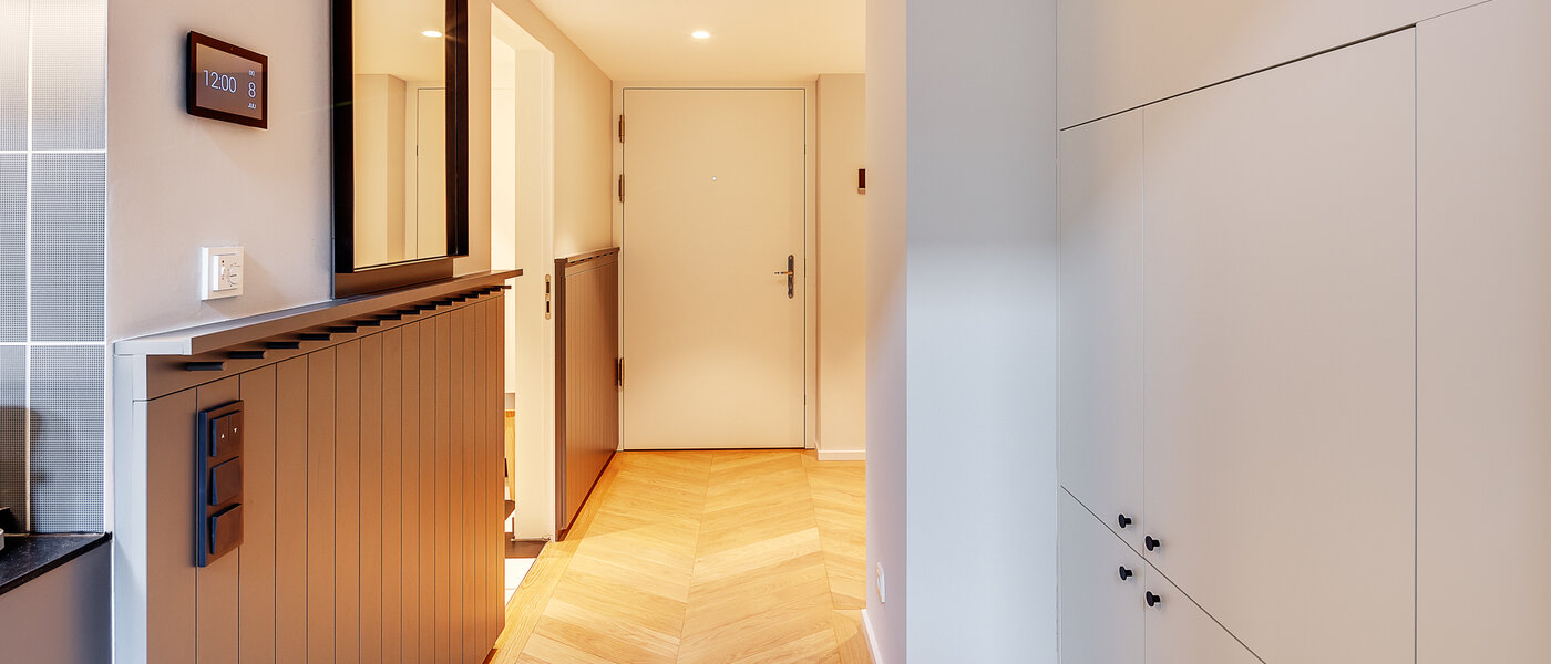 複層－回廊住宅 München Herzogpark 02 玄関入り口 12611