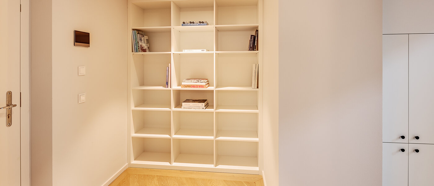 複層－回廊住宅 München Herzogpark 03 玄関入り口 12611