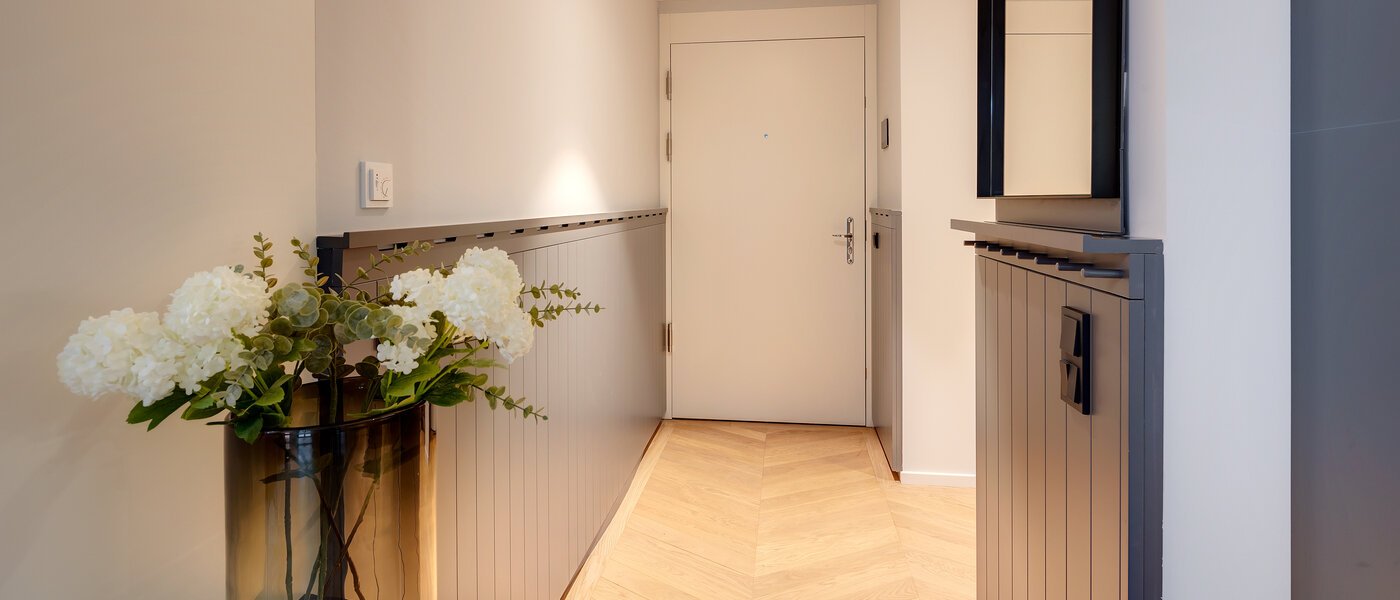 複層－回廊住宅 München Herzogpark 01 玄関入り口 12616