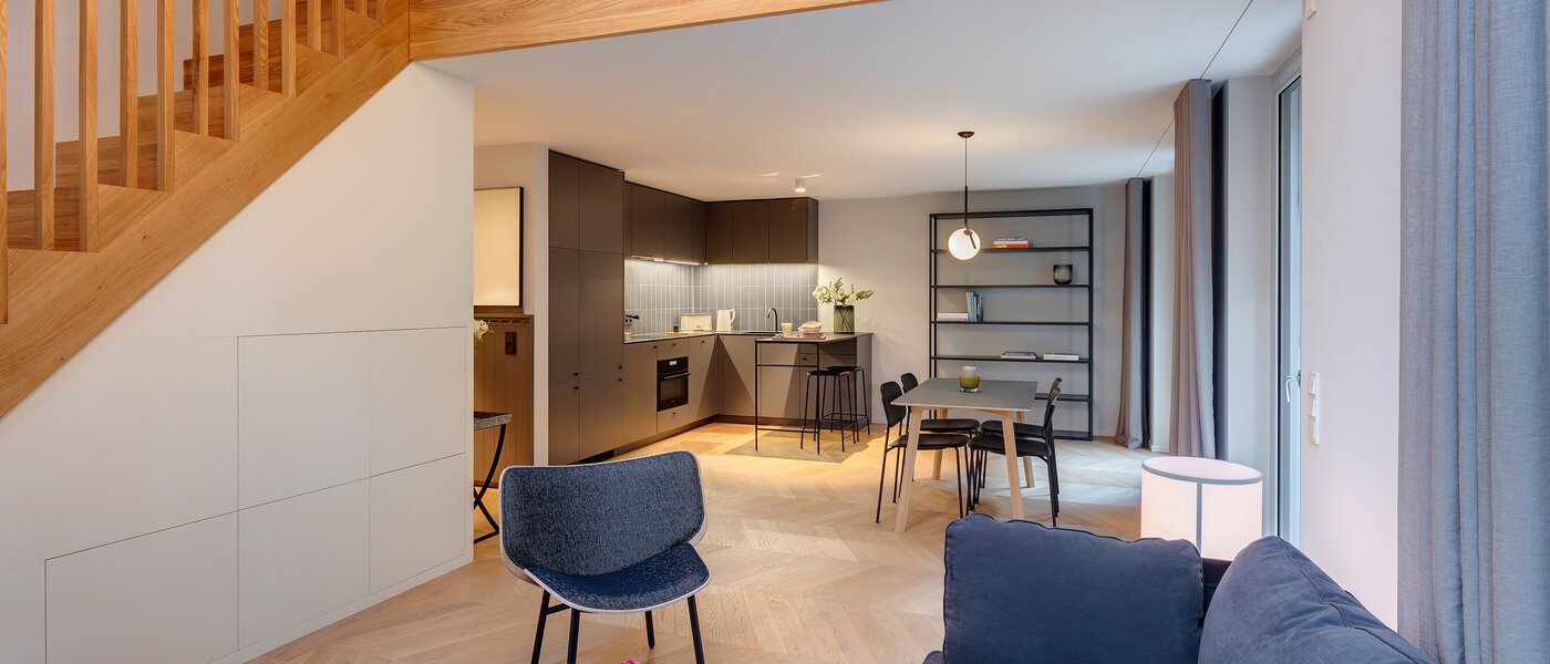 複層－回廊住宅 München Herzogpark 04 リビングエリア 12616