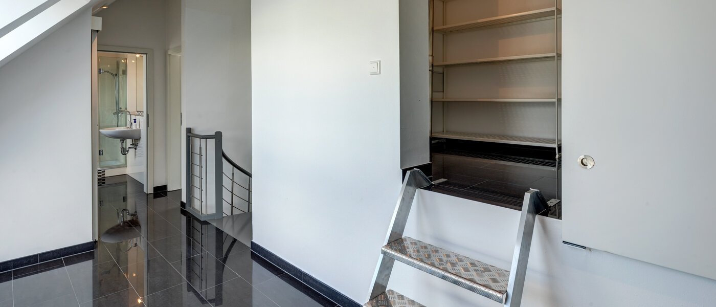 メゾネット・マンション（複数階にわたるマンション） München Pasing 03 玄関入り口 12653