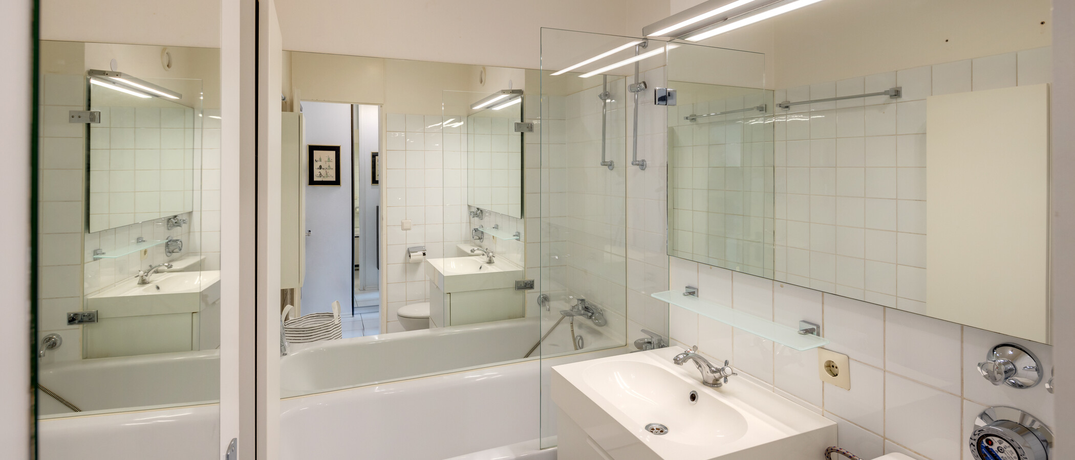 アティック・フラット（屋根裏） Kreuth Weissach 01 浴室 12696