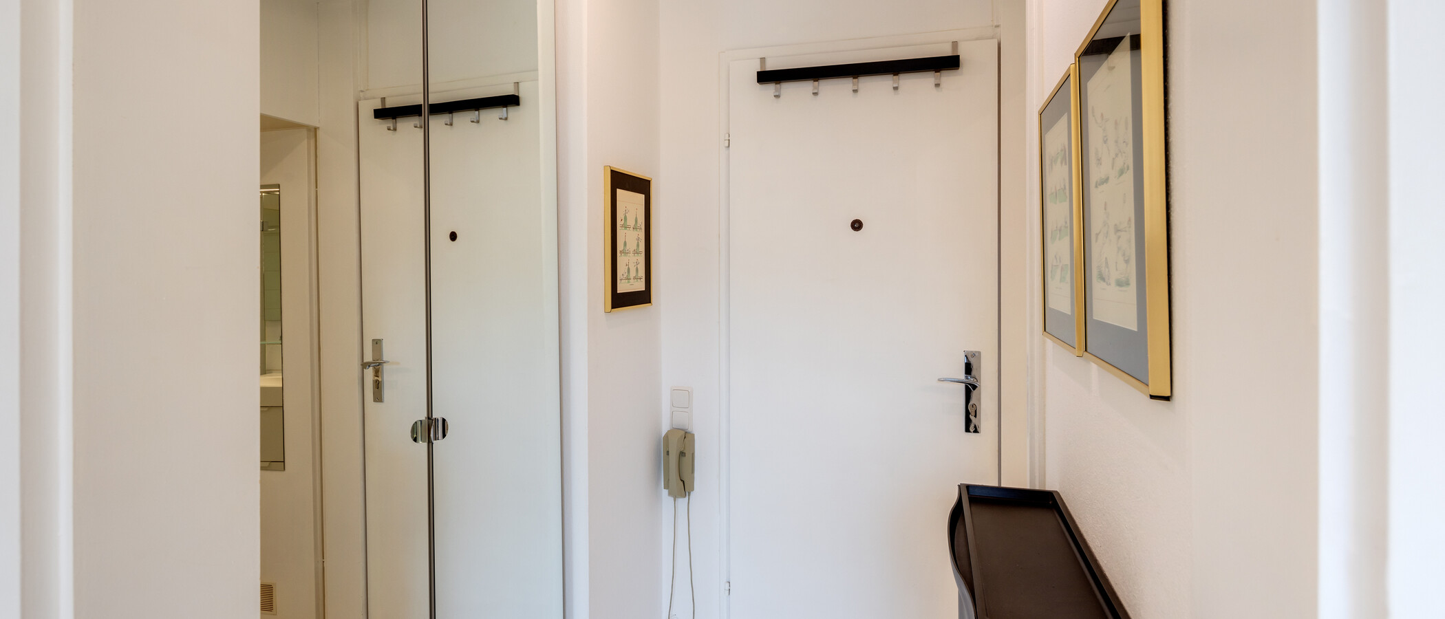 アティック・フラット（屋根裏） Kreuth Weissach 01 玄関入り口 12696