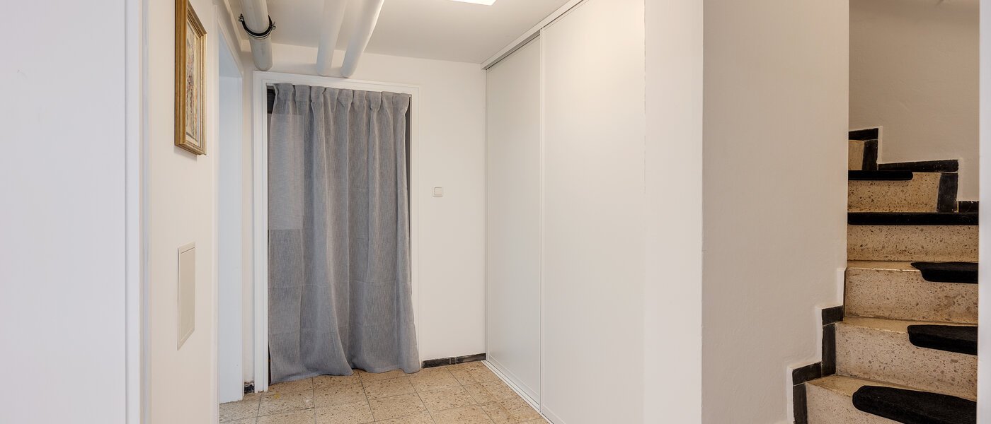 家屋 München Lerchenau 05 玄関入り口 12756
