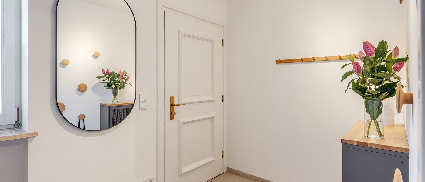 マンション Rottach-Egern 01 玄関入り口 12780