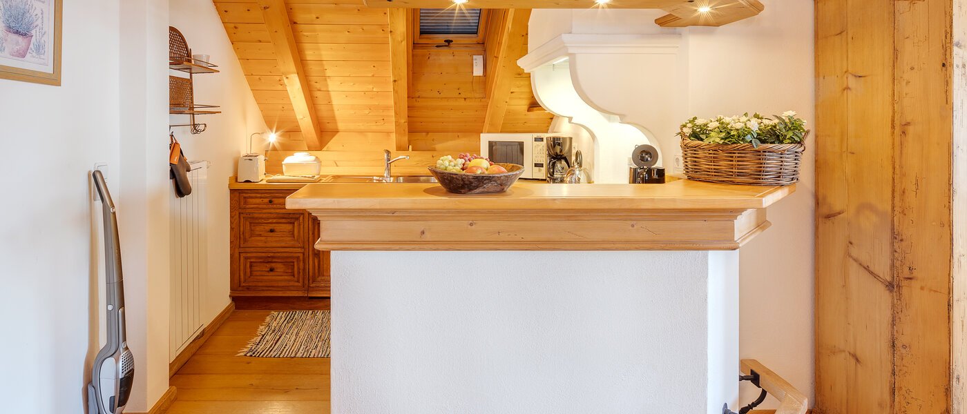 アティック・フラット（屋根裏） Bad Heilbrunn 03 キッチン 12824