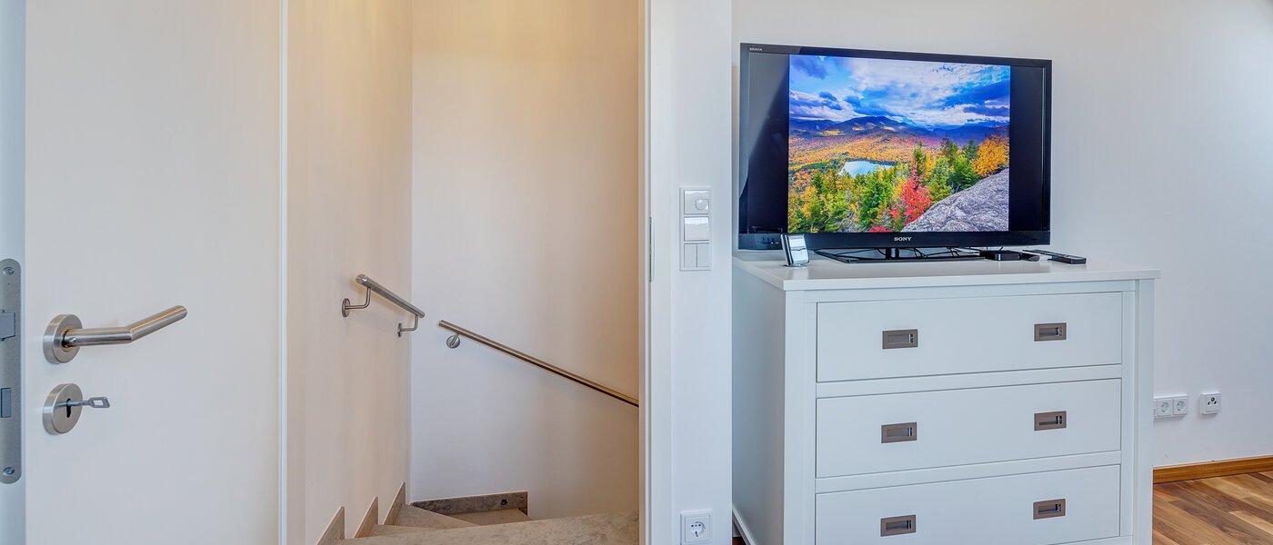 セミ・デタッチド・ハウス（一戸建てを二つに分けた家屋） Gilching 03 ゲストルーム 12856