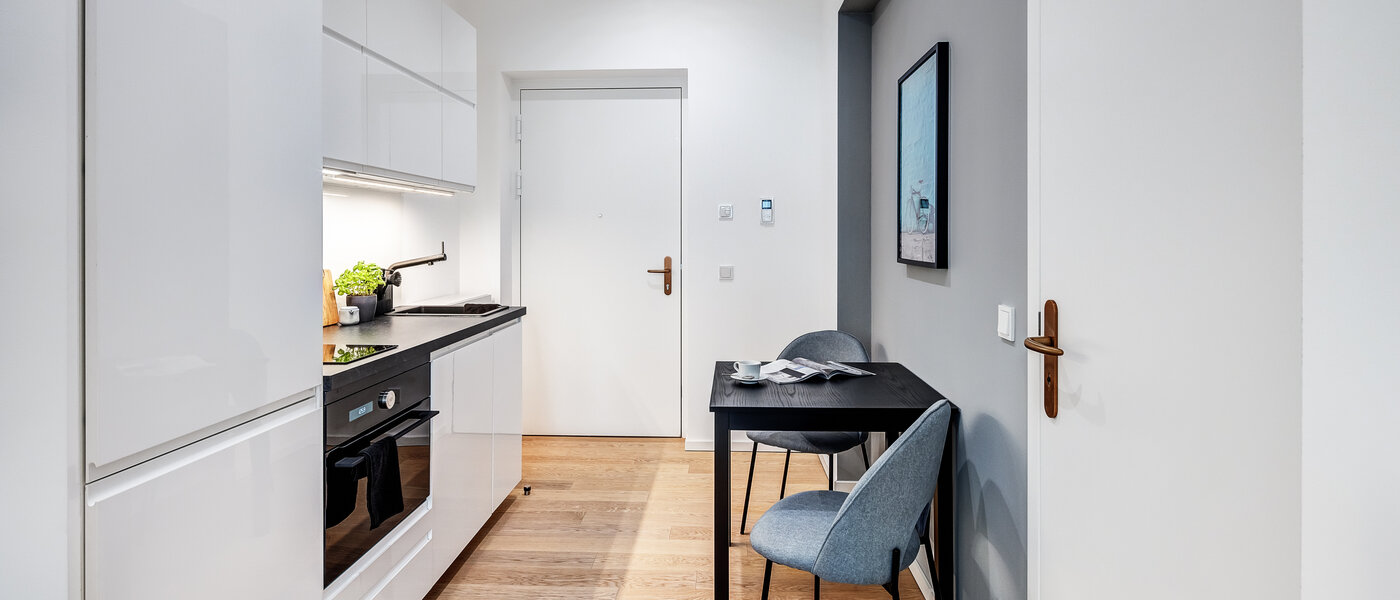 マンション München Au 02 玄関入り口 12872