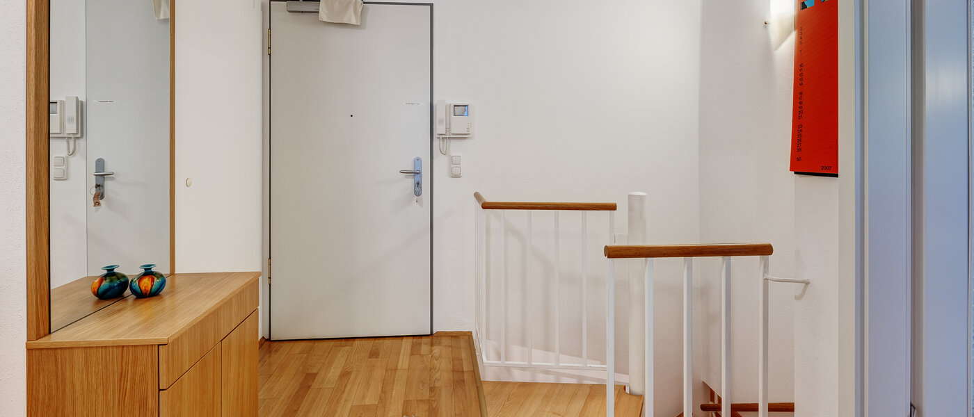 庭付き住宅 München Solln 01 玄関入り口 12884