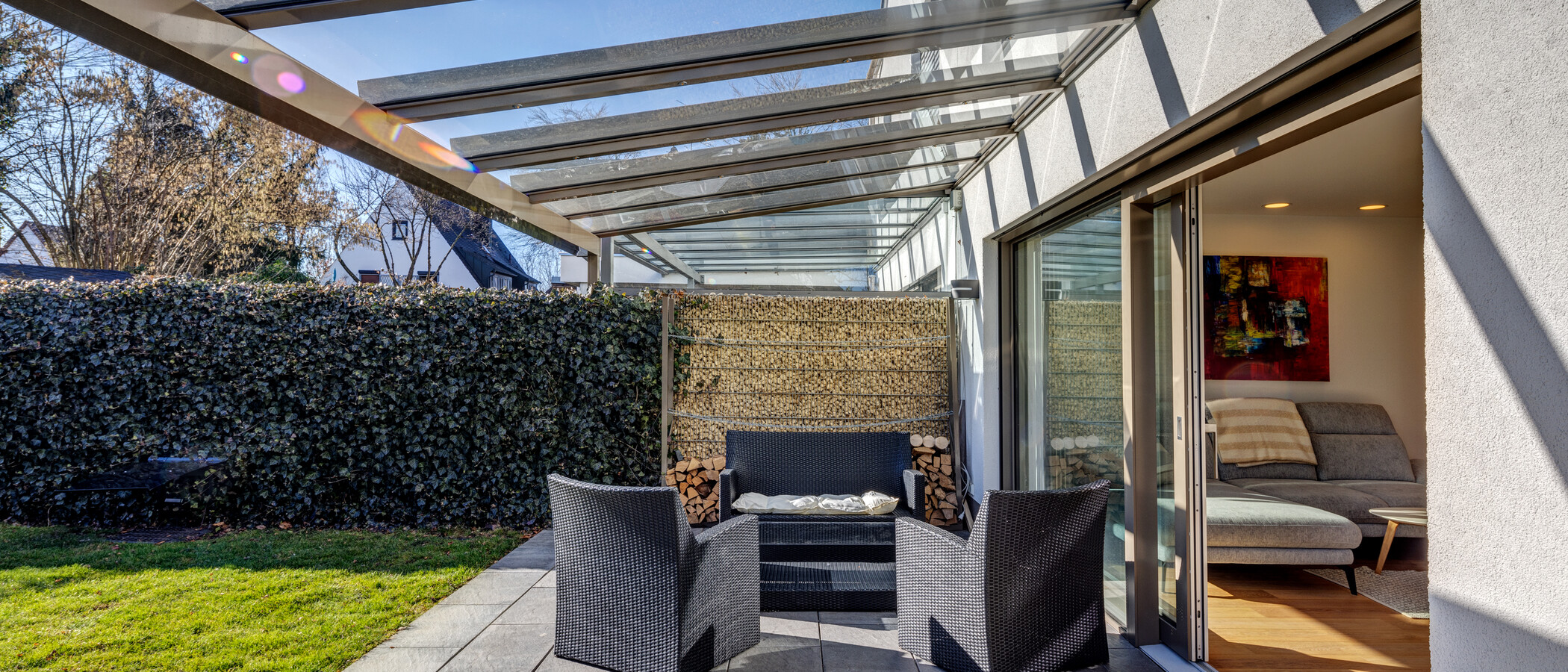 セミ・デタッチド・ハウス（一戸建てを二つに分けた家屋） München Feldmoching 02 テラス・ポーチ 12903