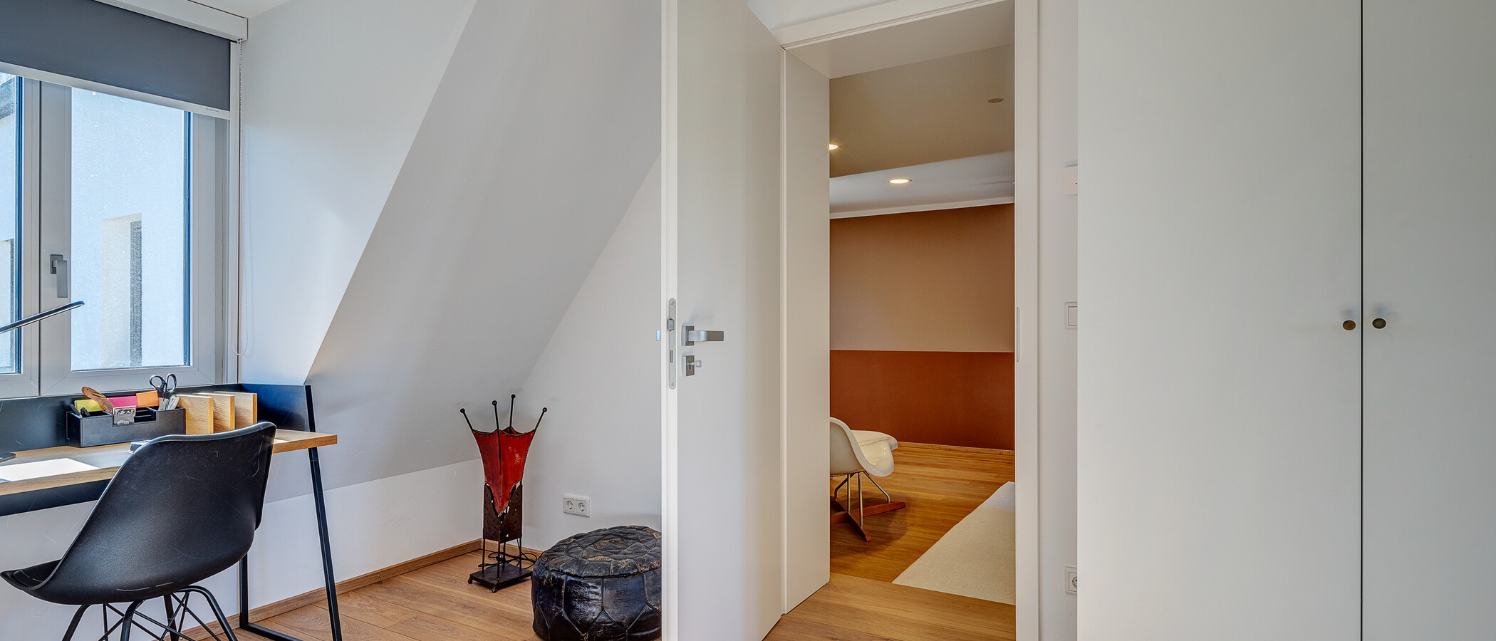 セミ・デタッチド・ハウス（一戸建てを二つに分けた家屋） München Feldmoching 03 3.　寝室 12903