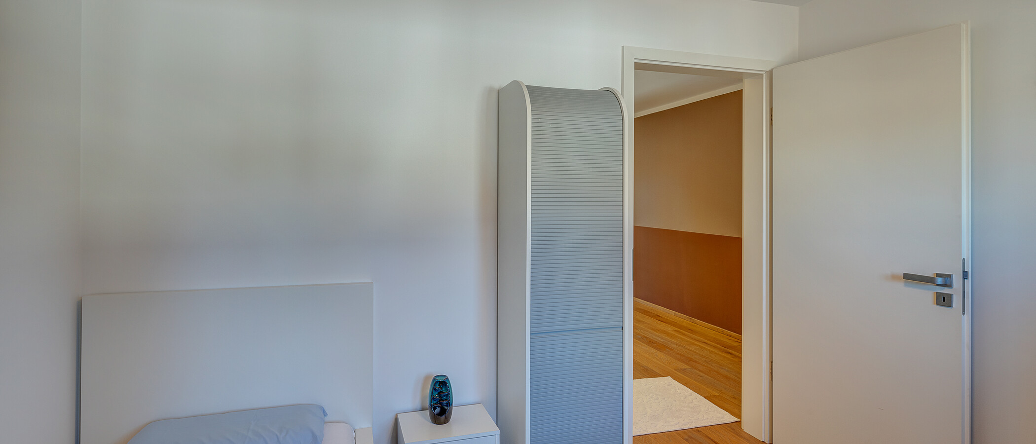 セミ・デタッチド・ハウス（一戸建てを二つに分けた家屋） München Feldmoching 03 2.　寝室 12903